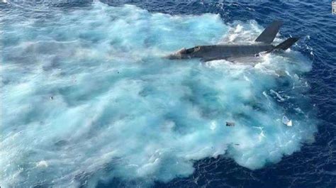 fighter jet crashing into south china sea